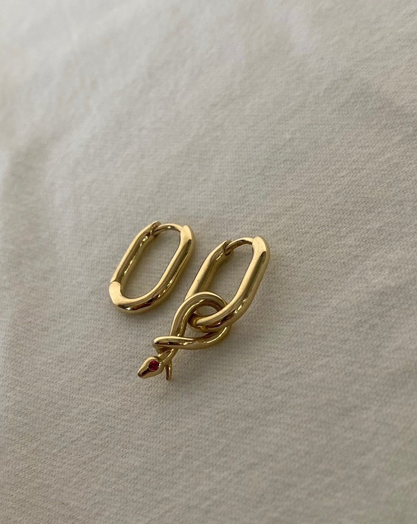 14K Juniper Hoops