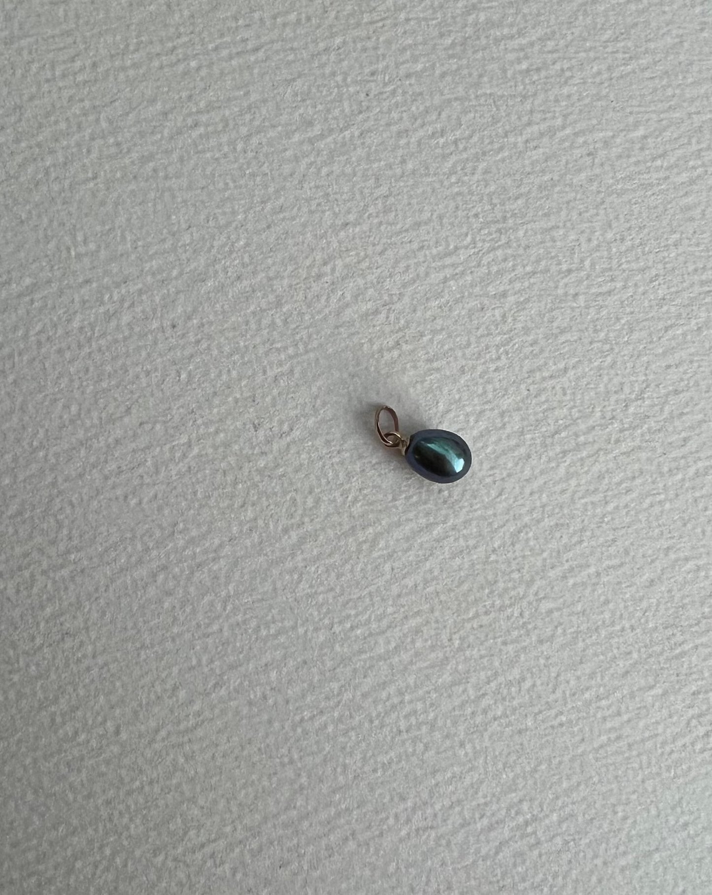Dije de perla de Tahití de 14 quilates